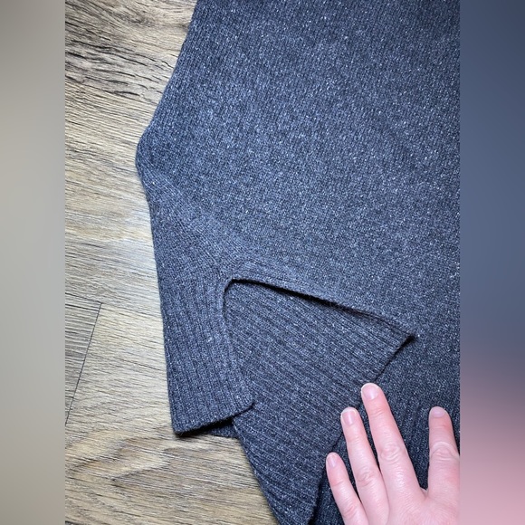 EUC Made in Italy Wool/Silk Blend Cowl Neck Sleeveless Tunic Top - Picture 8 of 9